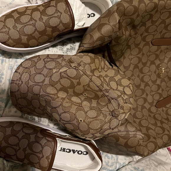 Coach set - Picture 1 of 12